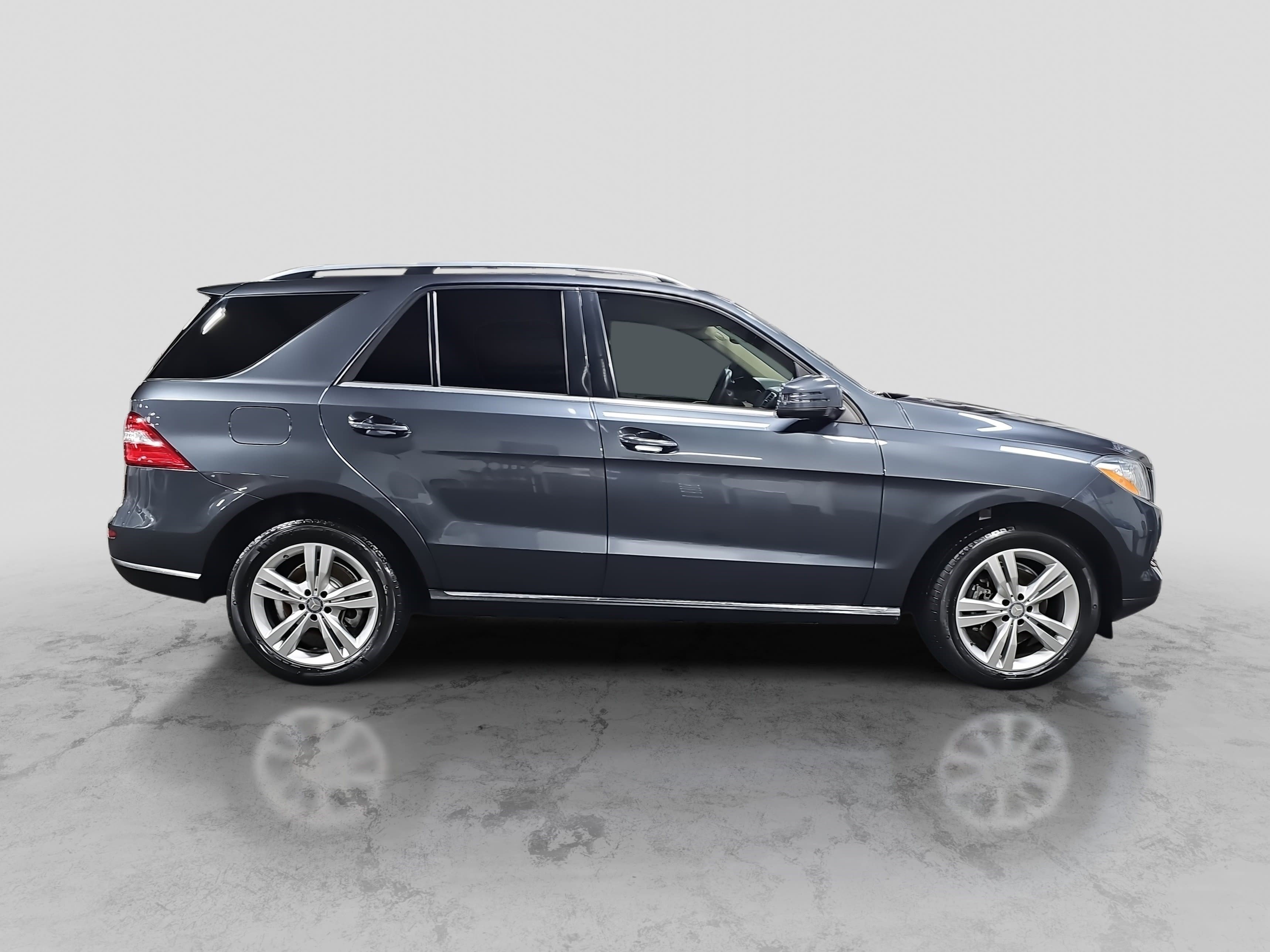 Used 2014 Mercedes-Benz ML 350 2WD image 4