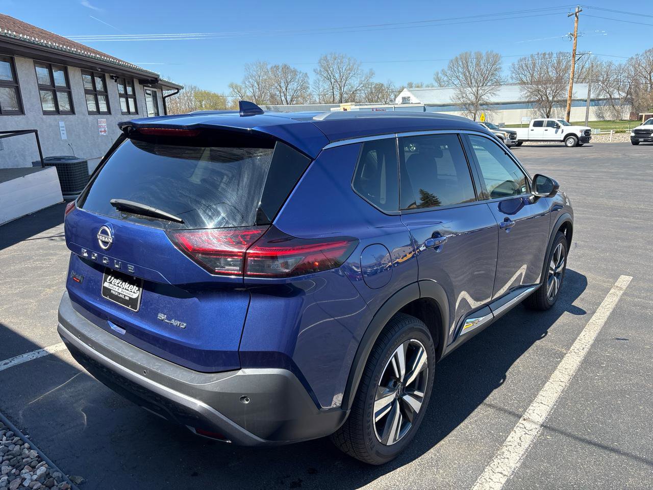 Used 2023 Nissan Rogue SL AWD/4WD image 3