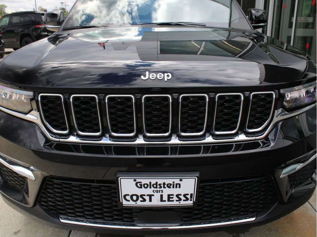 New 2025 Jeep Grand Cherokee Limited w/ Trailer Tow Package image 2
