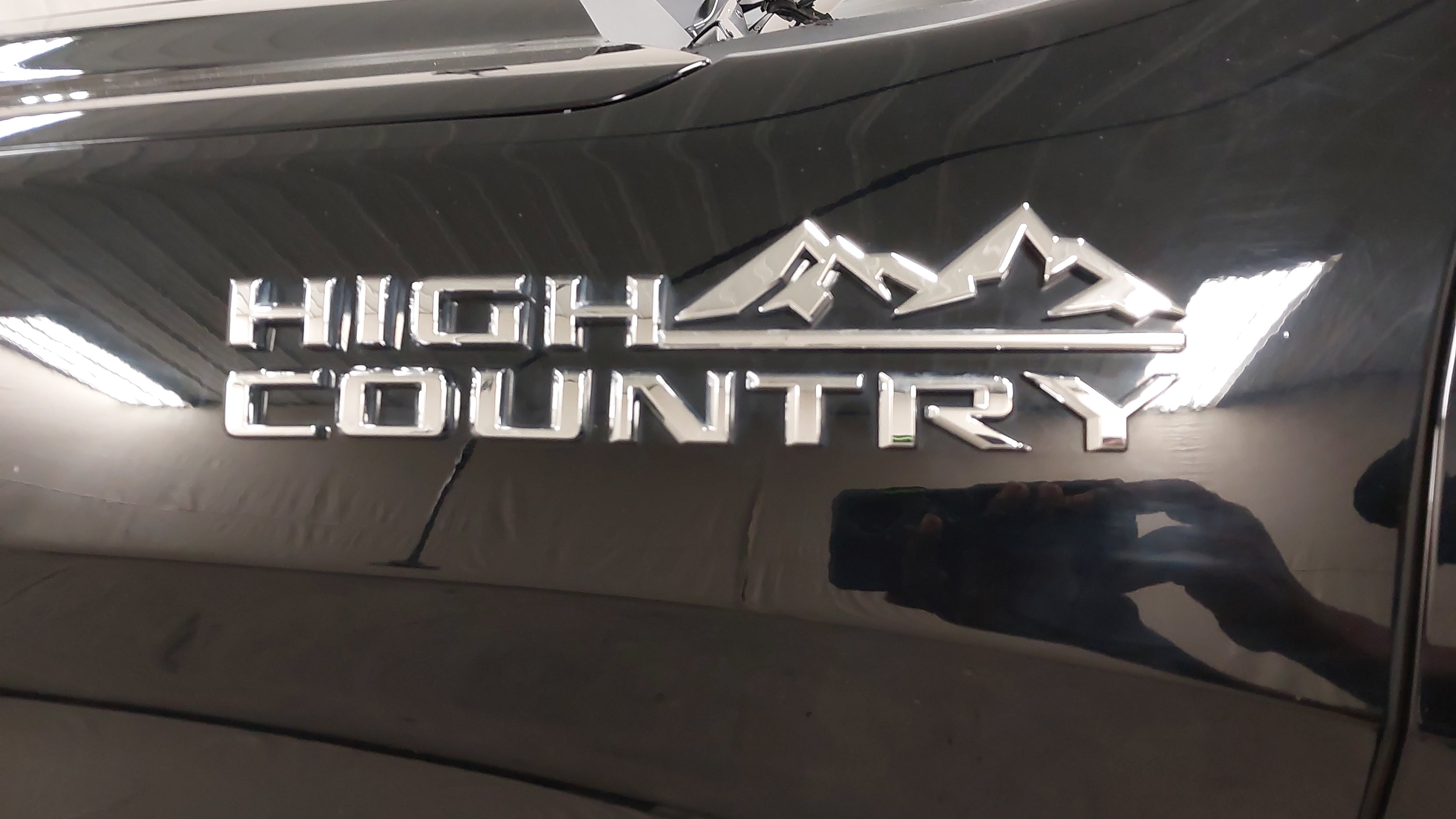 Used 2021 Chevrolet Silverado 1500 High Country w/ Technology Package AWD/4WD image 32