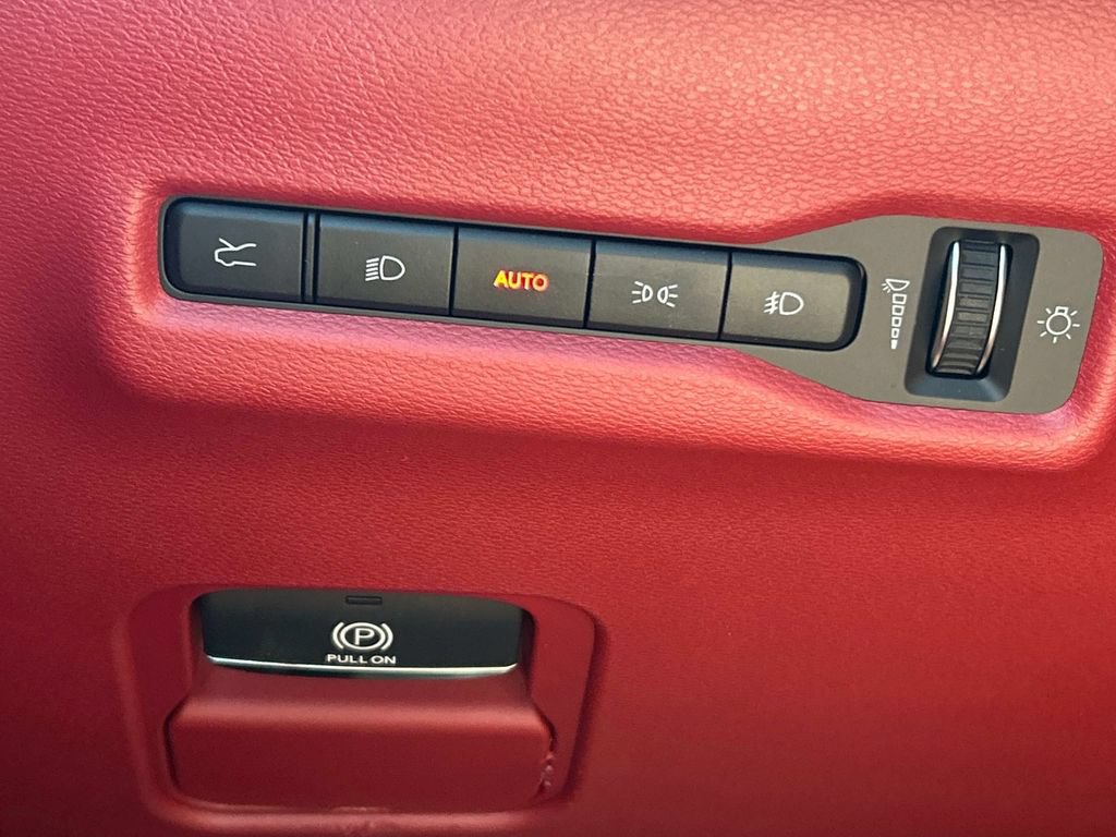 Used 2025 Jeep Wagoneer S Limited AWD/4WD image 24