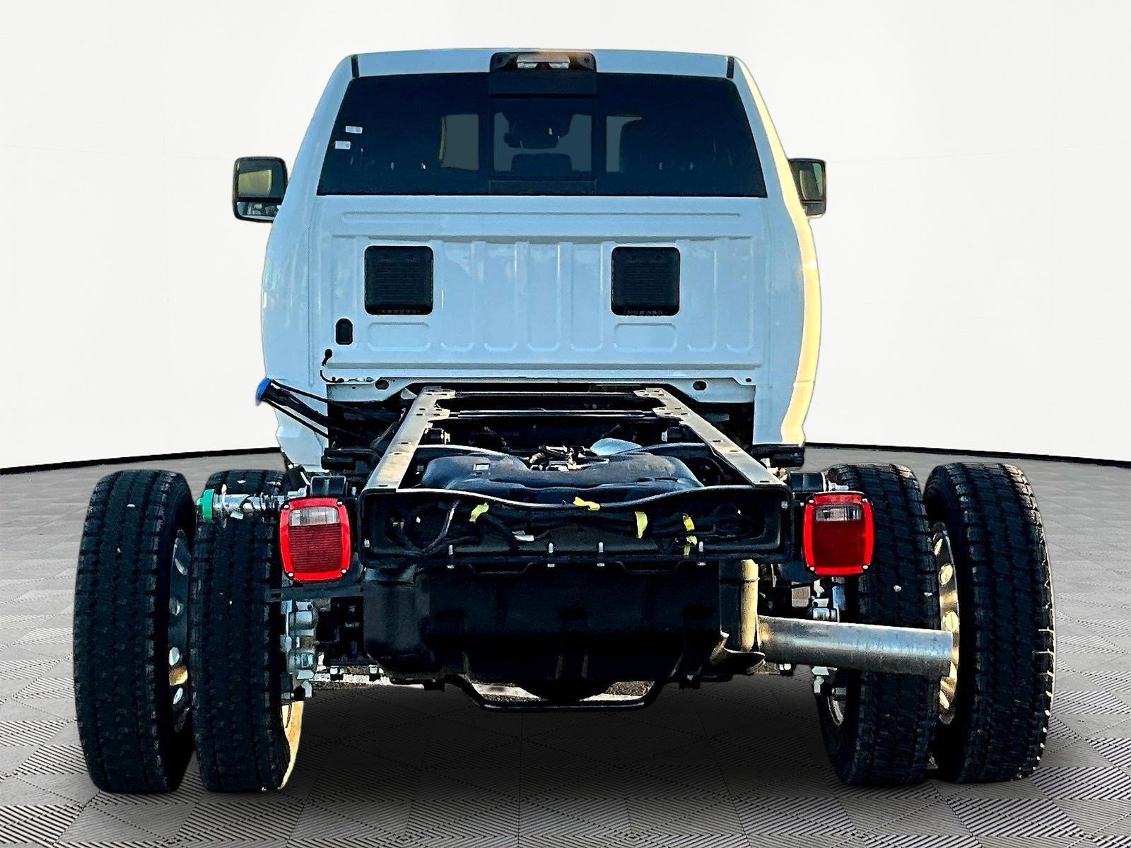 New 2027 RAM 5500 4x4 Crew Cab w/ Laramie Trim Package image 4