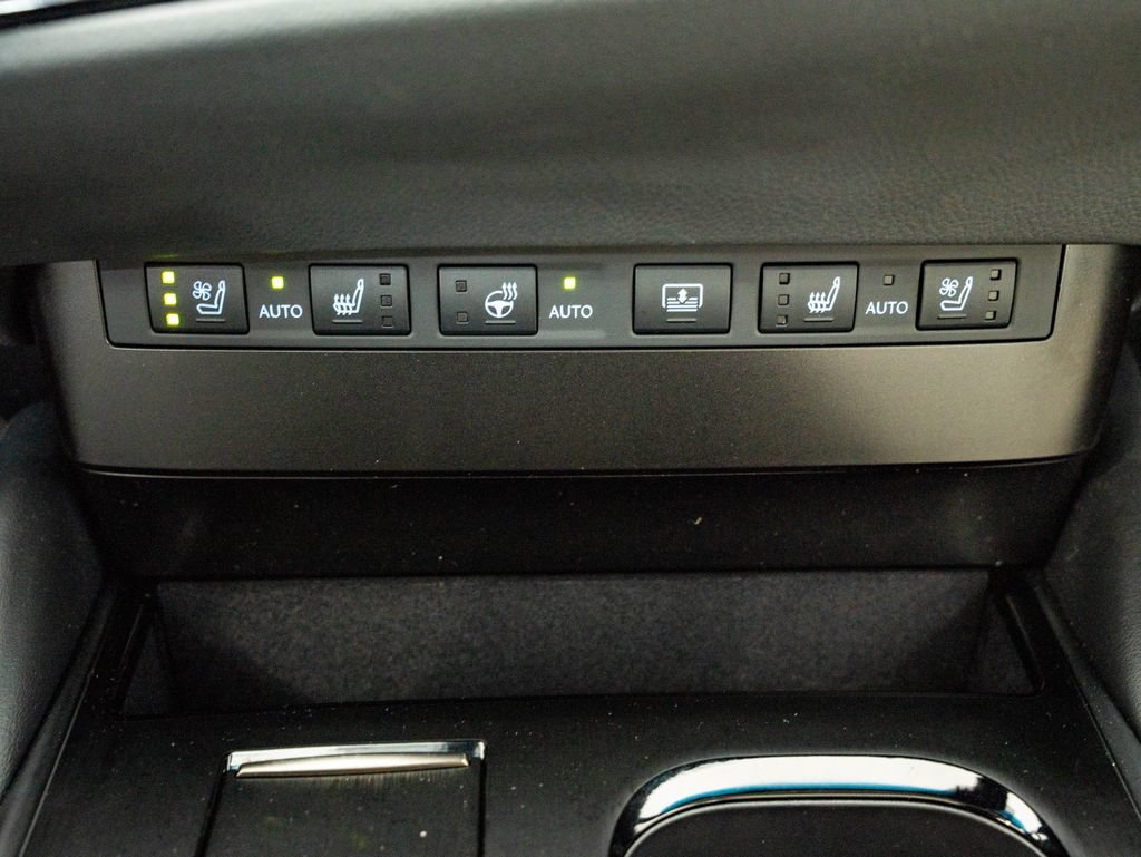 Certified 2024 Lexus ES 300h Ultra Luxury FWD image 36