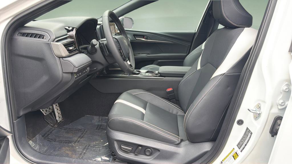 Certified 2025 Toyota Camry SE image 11