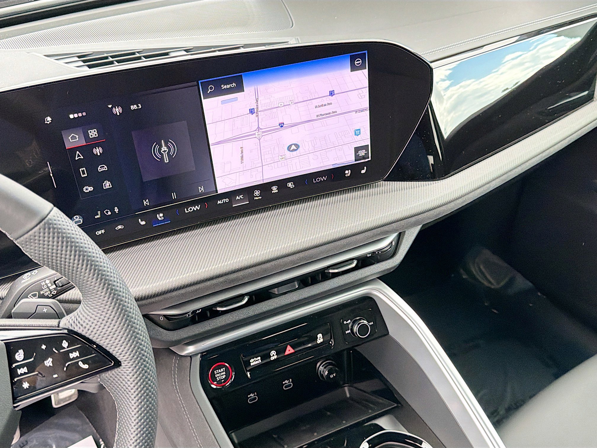 New 2025 Audi SQ5 Premium Plus image 28