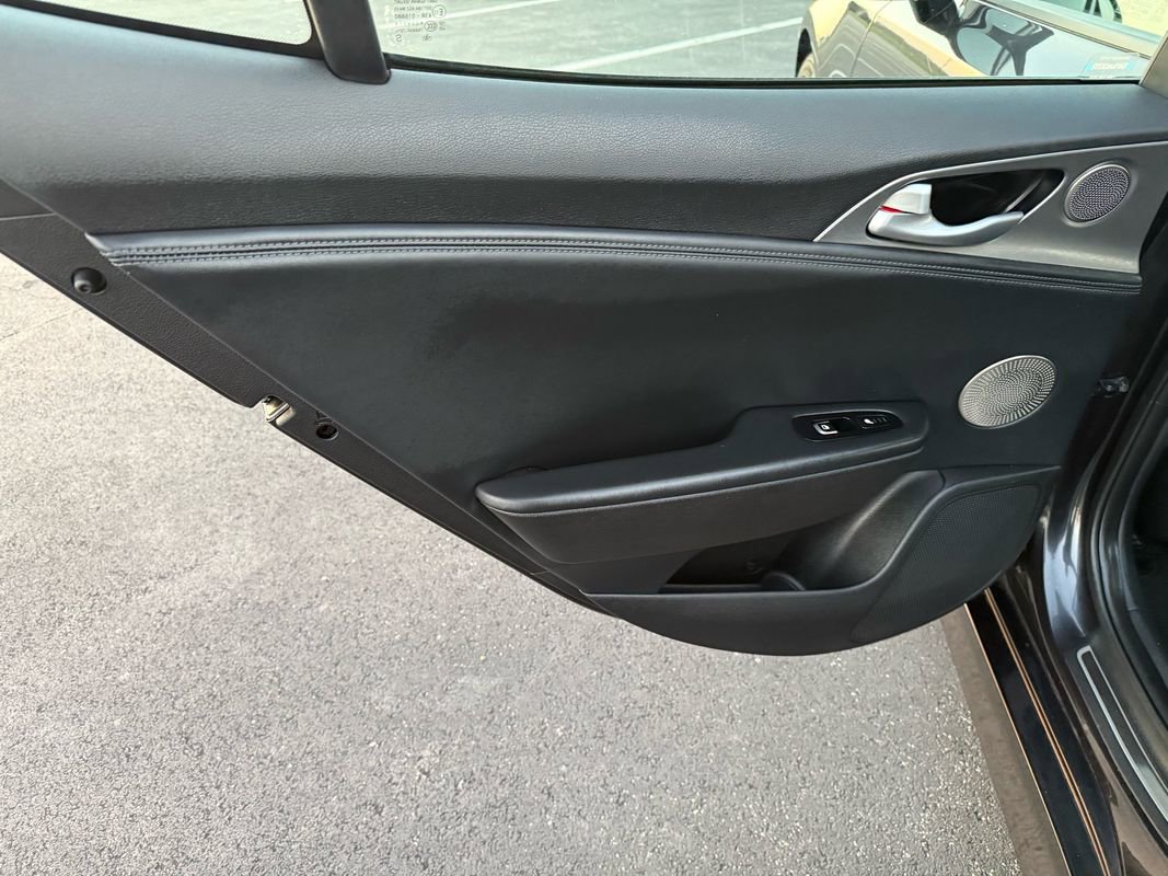 Used 2019 Kia Stinger GT2 image 18