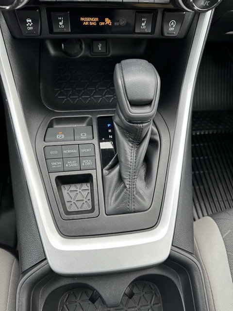 Used 2020 Toyota RAV4 XLE image 14