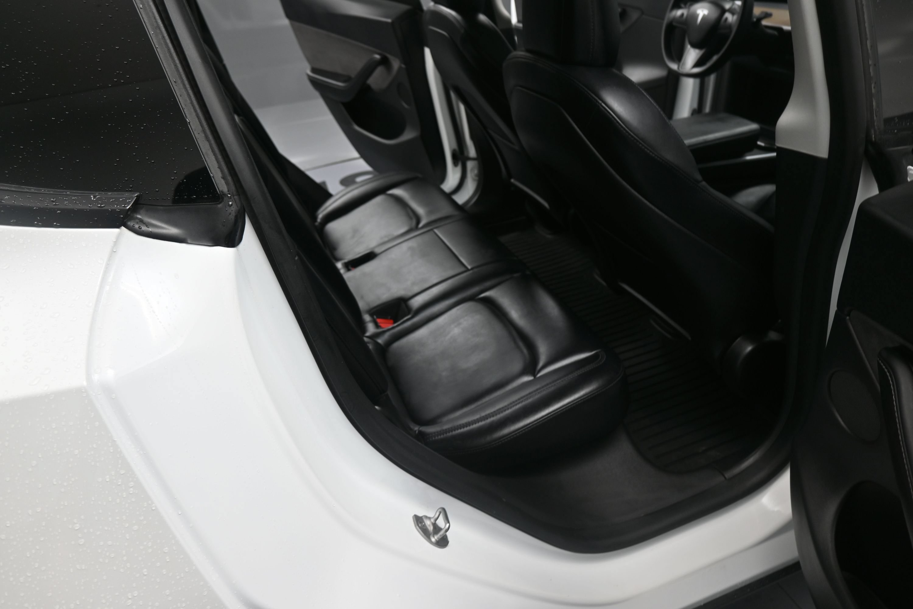 Used 2021 Tesla Model Y Long Range AWD/4WD image 19