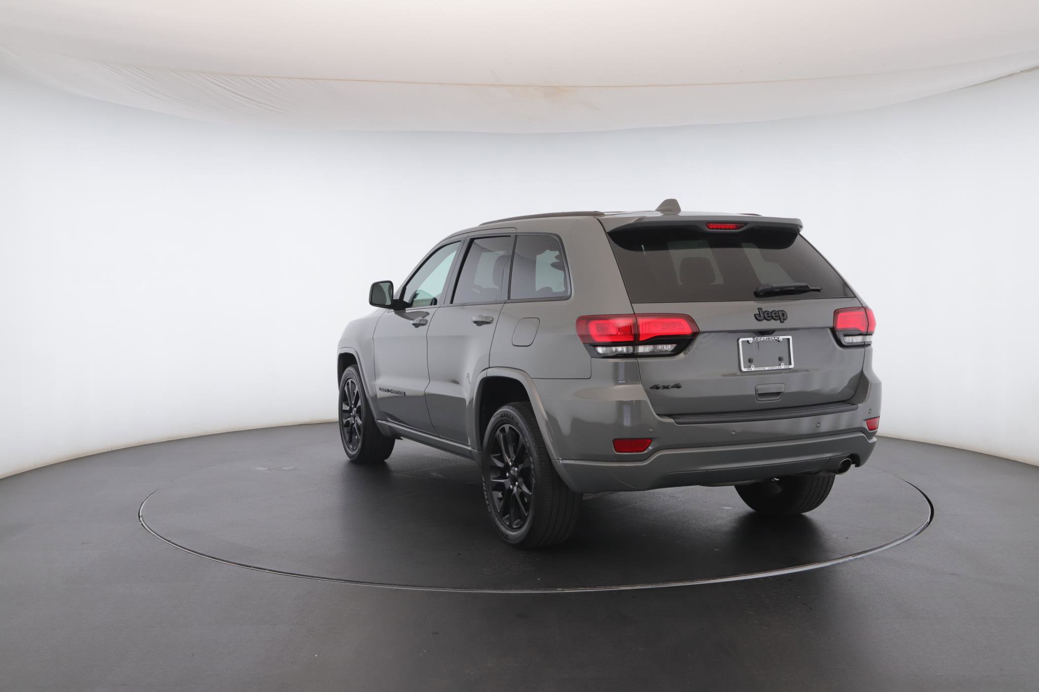 Used 2021 Jeep Grand Cherokee Laredo X image 26