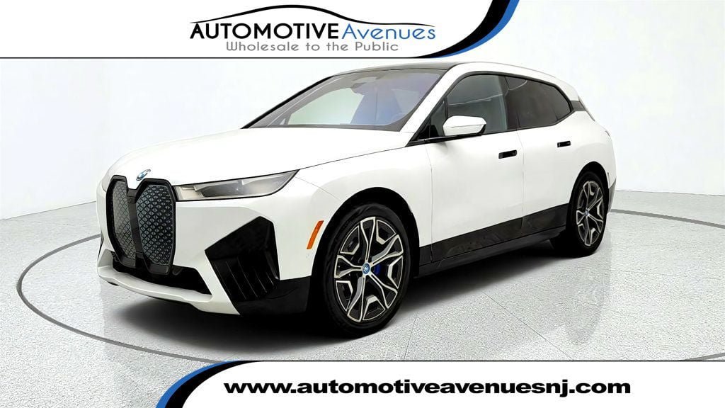 Used 2024 BMW iX xDrive50 w/ Sport Package AWD/4WD image 1