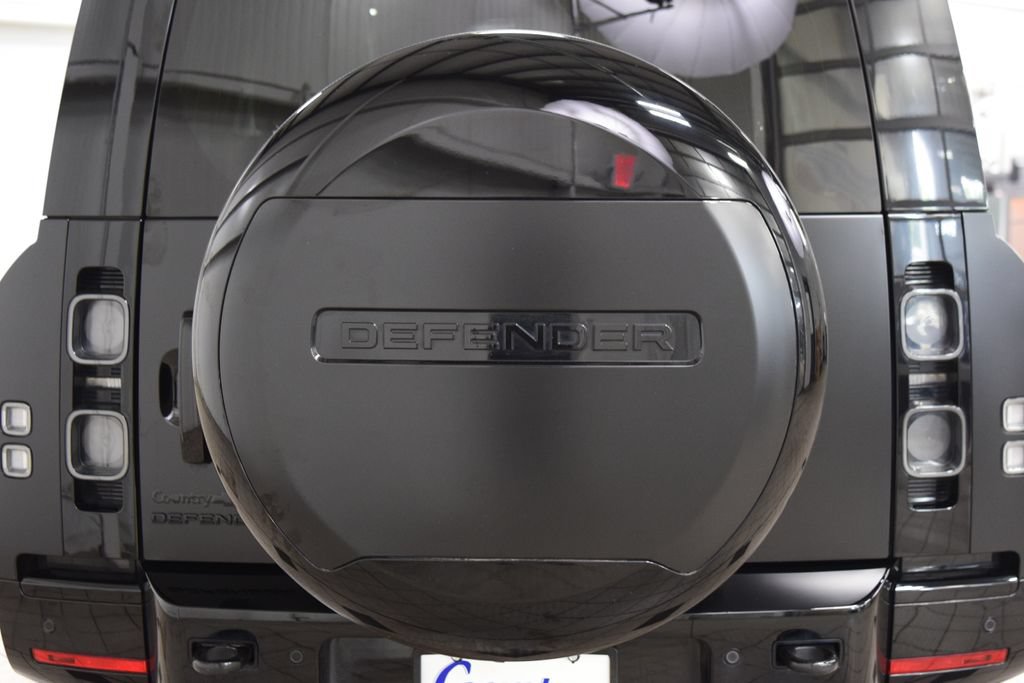 Used 2024 Land Rover Defender 130 X AWD/4WD image 29