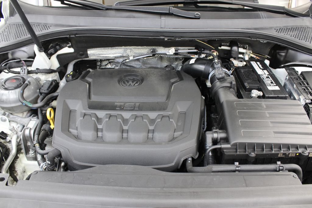Used 2023 Volkswagen Tiguan SE R-Line FWD image 32
