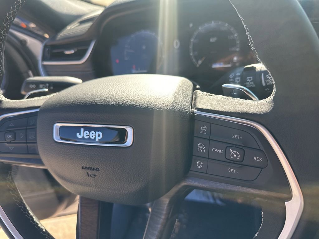 New 2025 Jeep Grand Cherokee L Limited image 34