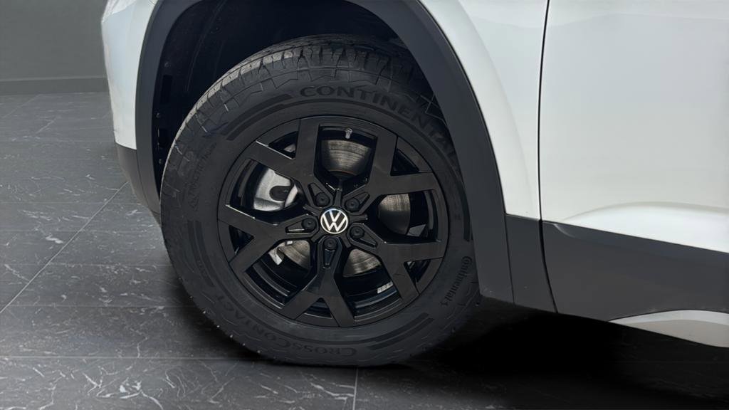 Used 2024 Volkswagen Atlas Peak Edition SEL image 37