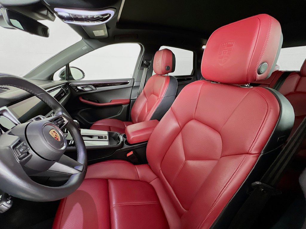 Certified 2024 Porsche Macan S AWD/4WD image 5