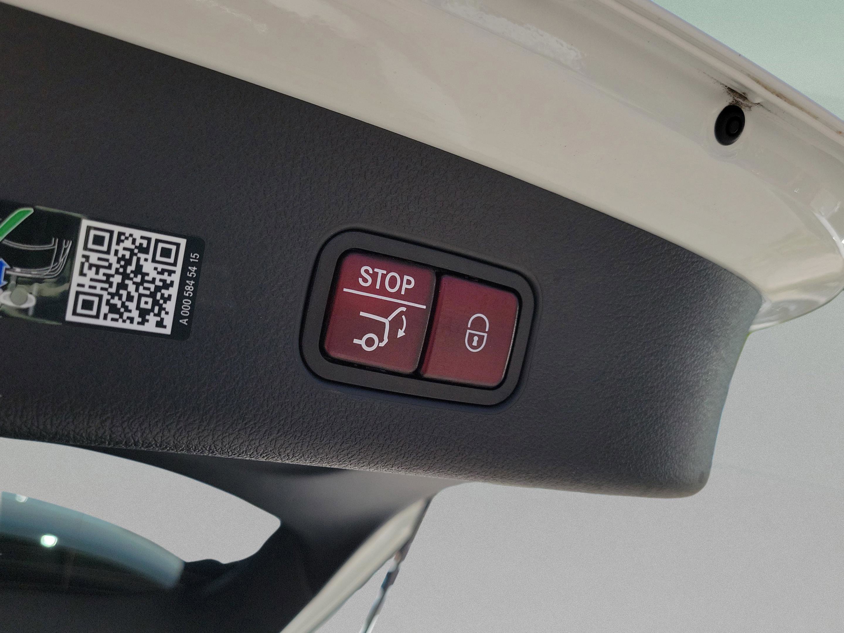 Certified 2025 Mercedes-Benz GLC 300 image 30