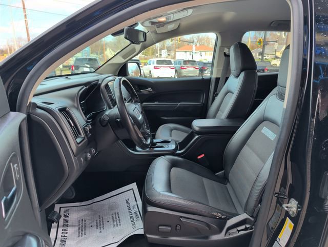 Used 2017 GMC Canyon SLE w/ All Terrain Package AWD/4WD image 11