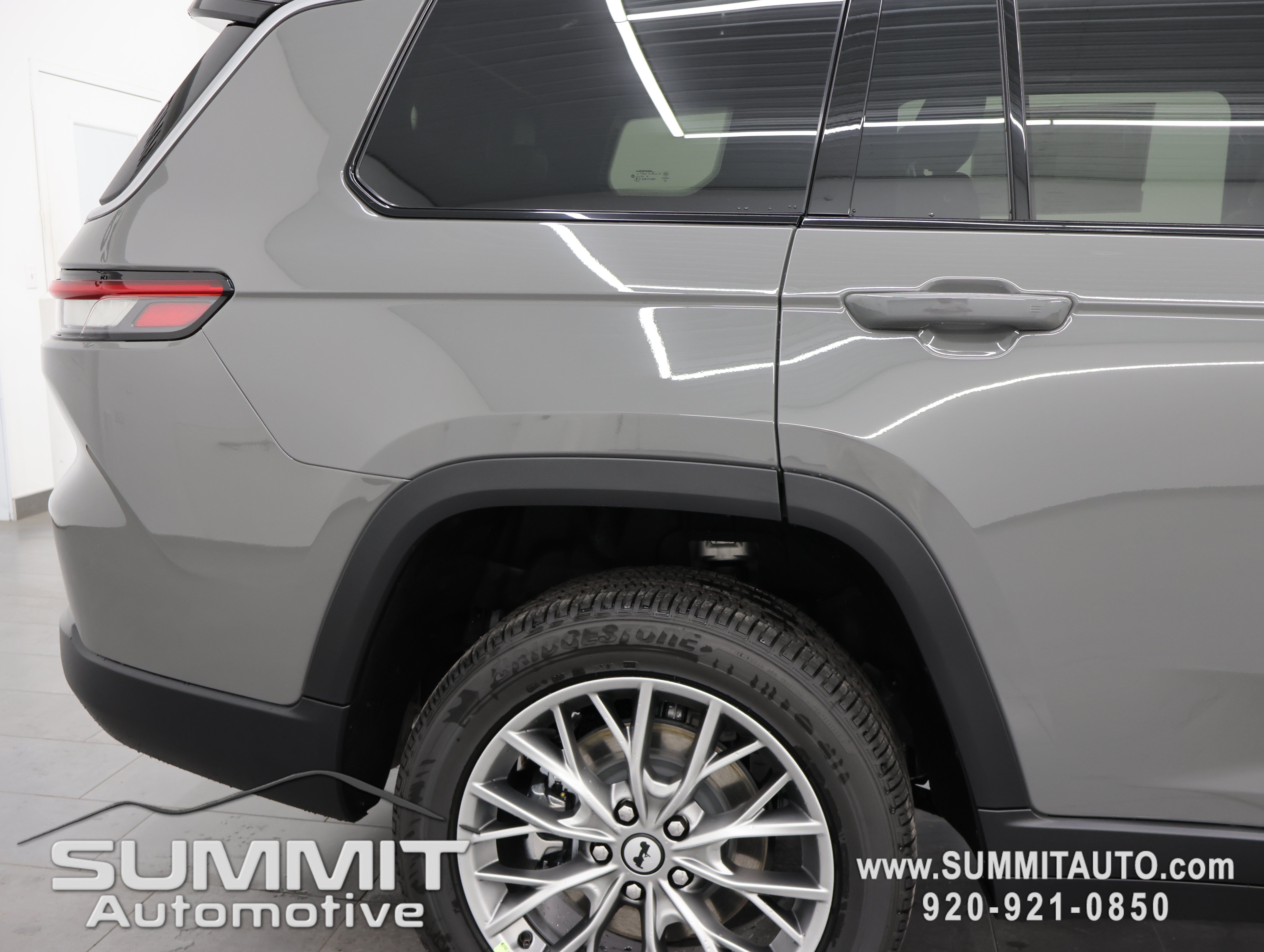 New 2027 Jeep Grand Cherokee L Limited AWD/4WD image 30