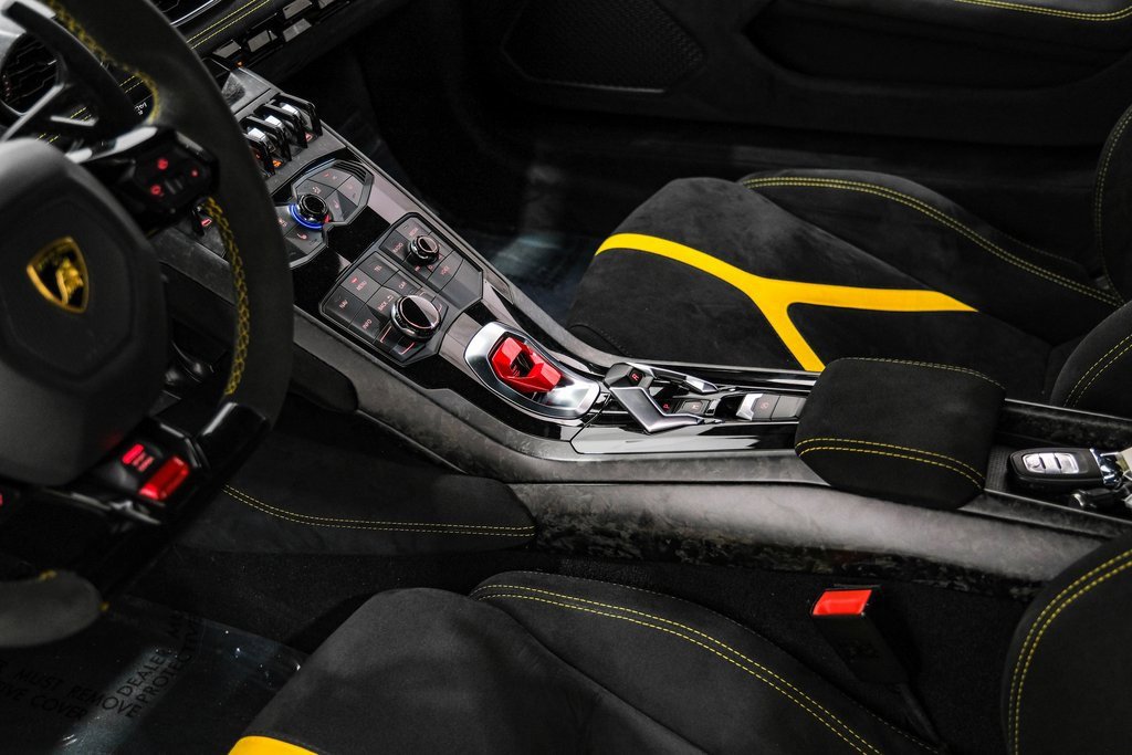 Used 2018 Lamborghini Huracan Performante image 24