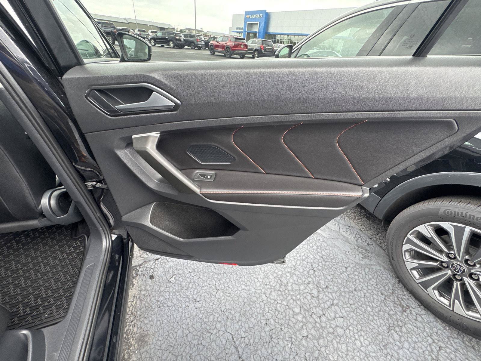 Used 2024 Volkswagen Tiguan Wolfsburg Edition AWD/4WD image 17