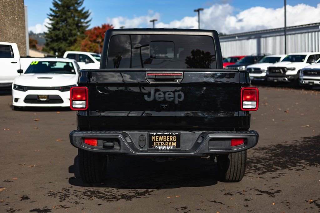 Used 2024 Jeep Gladiator Sport image 12