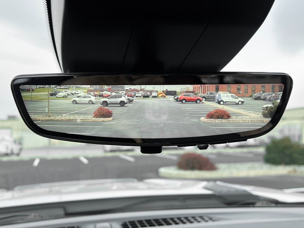 Used 2024 Chevrolet Silverado 2500 ZR2 w/ Technology Package image 8