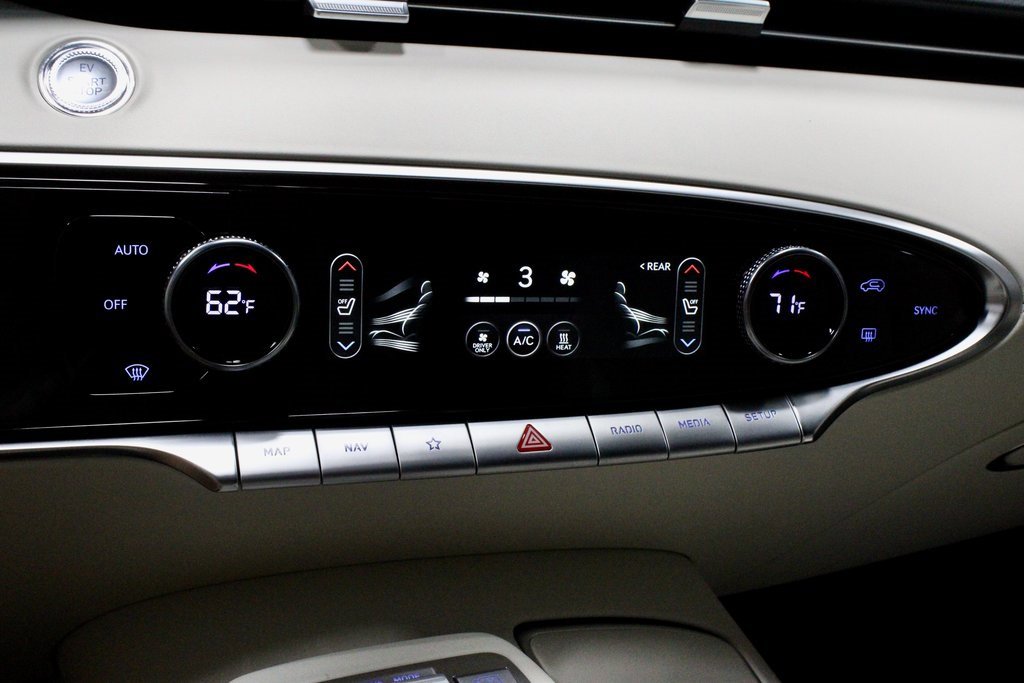 Used 2025 Genesis Electrified GV70 Advanced image 31