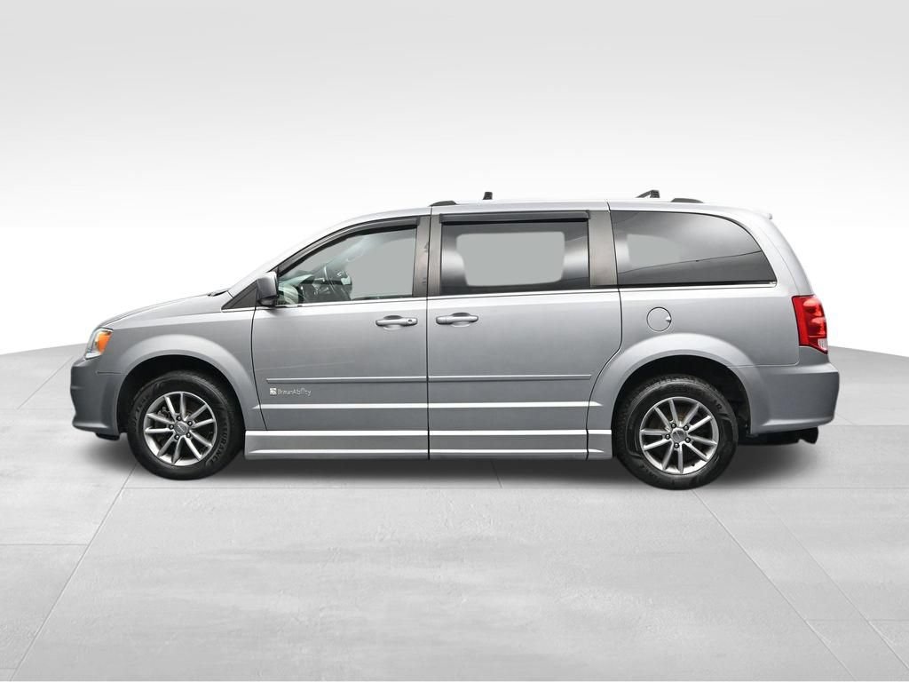 Used 2015 Dodge Grand Caravan SXT FWD image 2