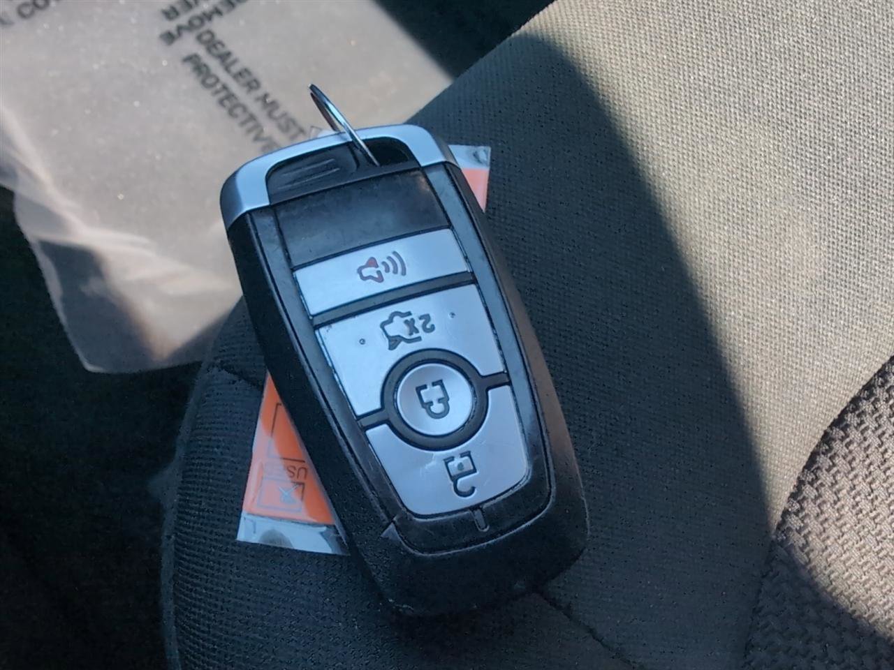Used 2020 Ford Fusion SE FWD image 29