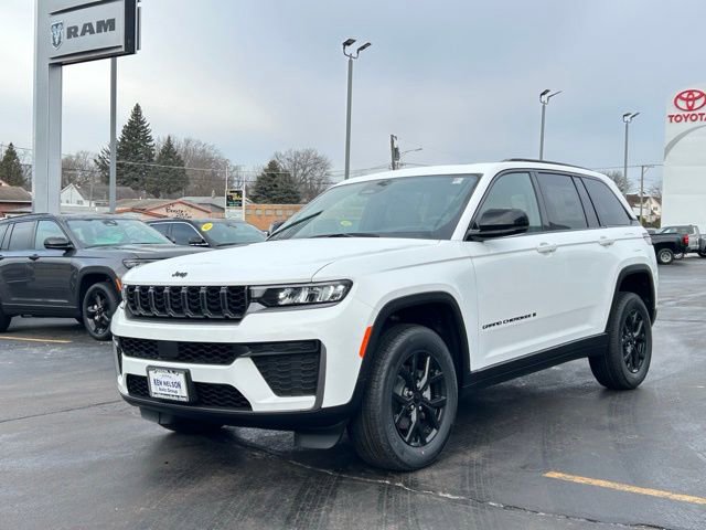 New 2026 Jeep Grand Cherokee Laredo image 5