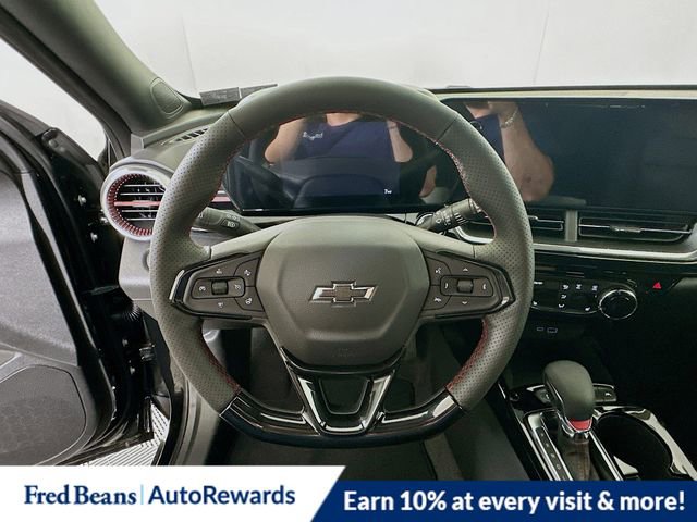 New 2025 Chevrolet Trax RS w/ Sunroof Package image 7