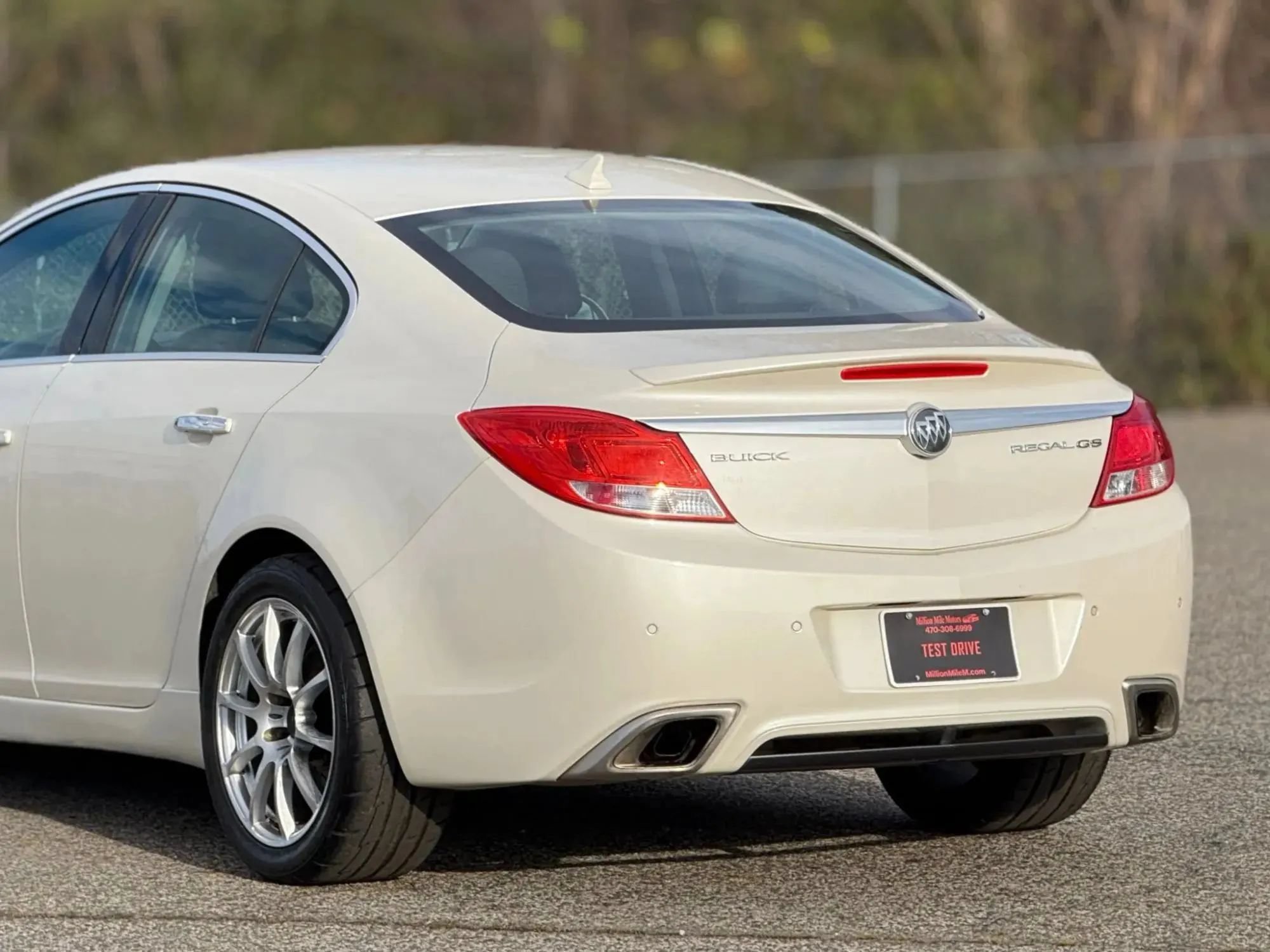 Used 2013 Buick Regal GS FWD image 16