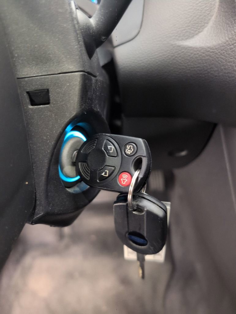 Used 2018 Ford Focus SEL w/ Cold Weather Package FWD image 43