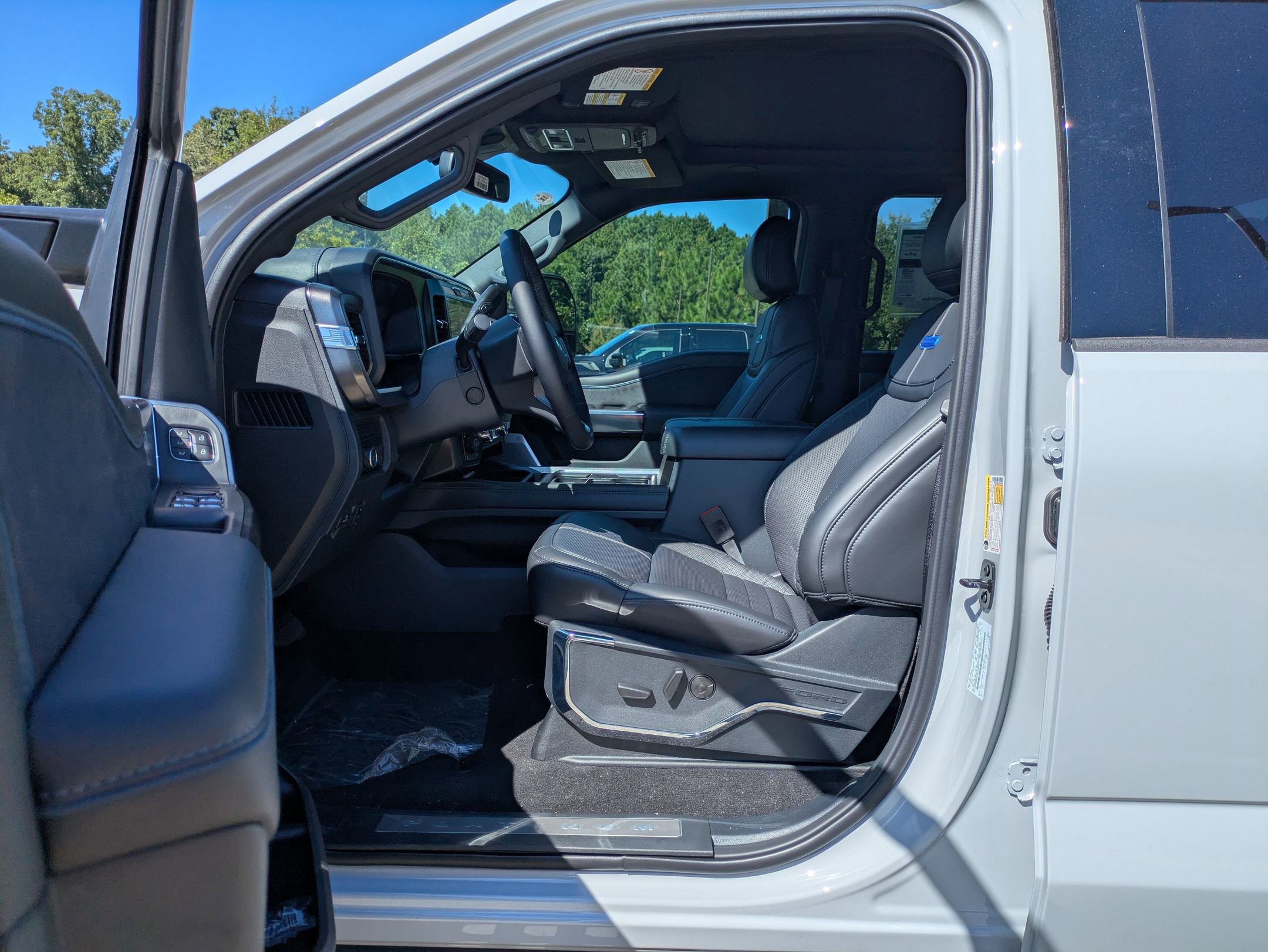 New 2026 Ford F250 Platinum w/ Tremor Off-Road Package image 13