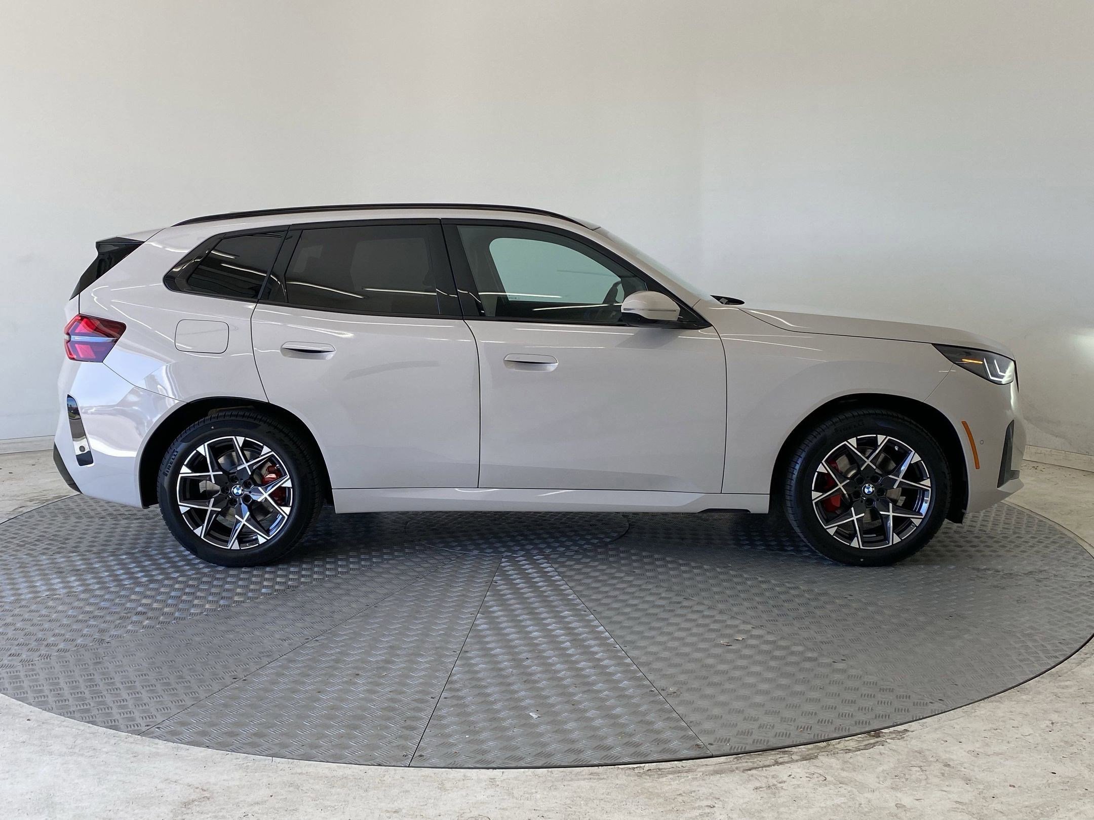 Certified 2025 BMW X3 xDrive30i w/ Premium Package image 7