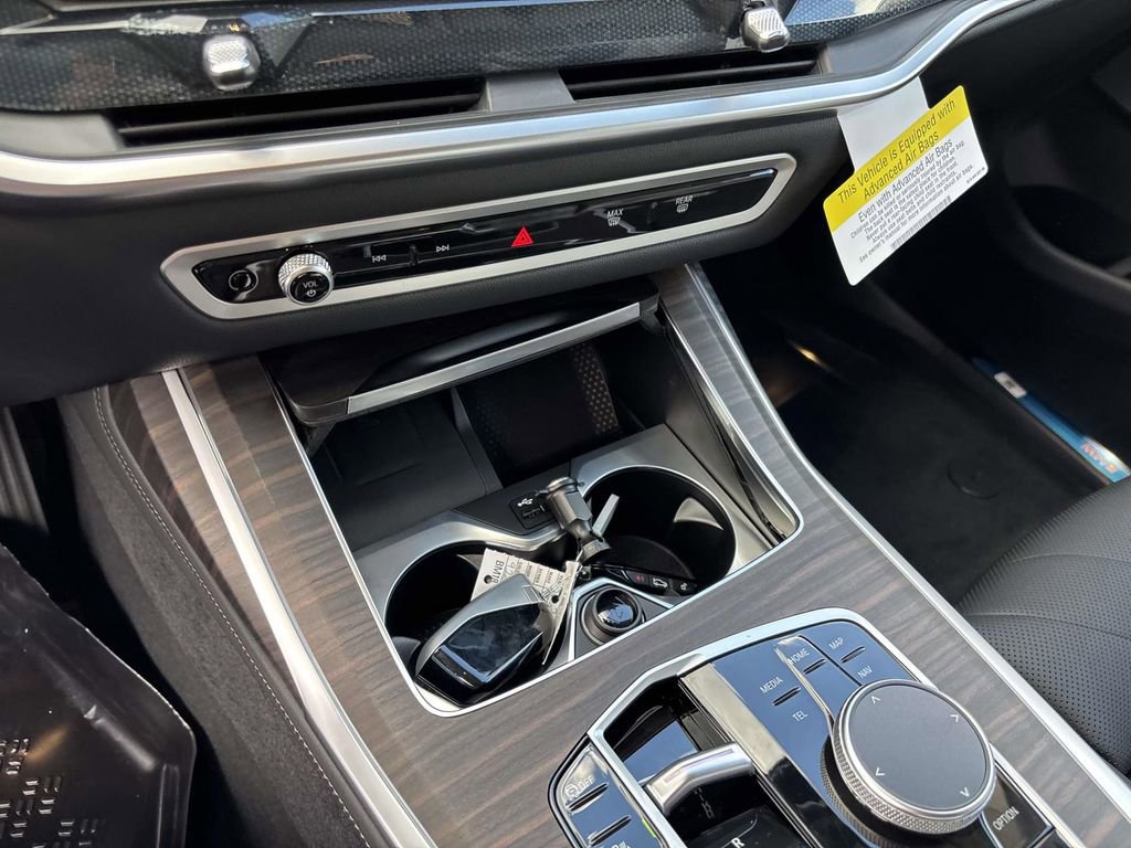 New 2026 BMW X7 xDrive40i w/ Premium Package image 16