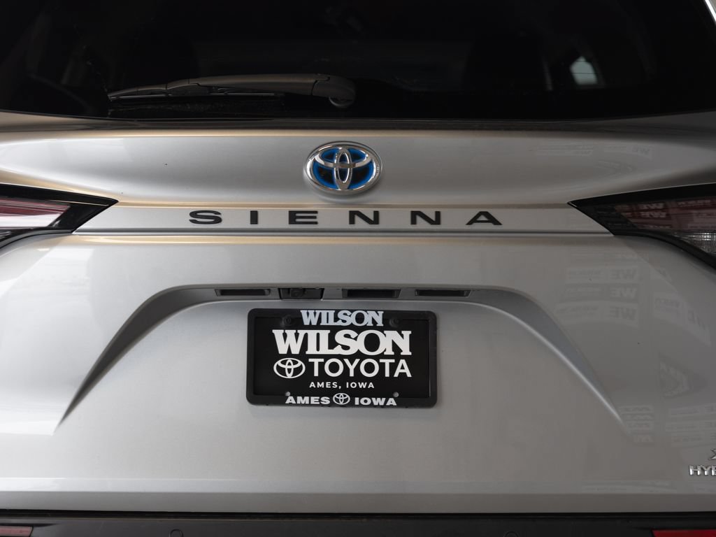 Certified 2024 Toyota Sienna XLE w/ XLE Plus Package FWD image 6
