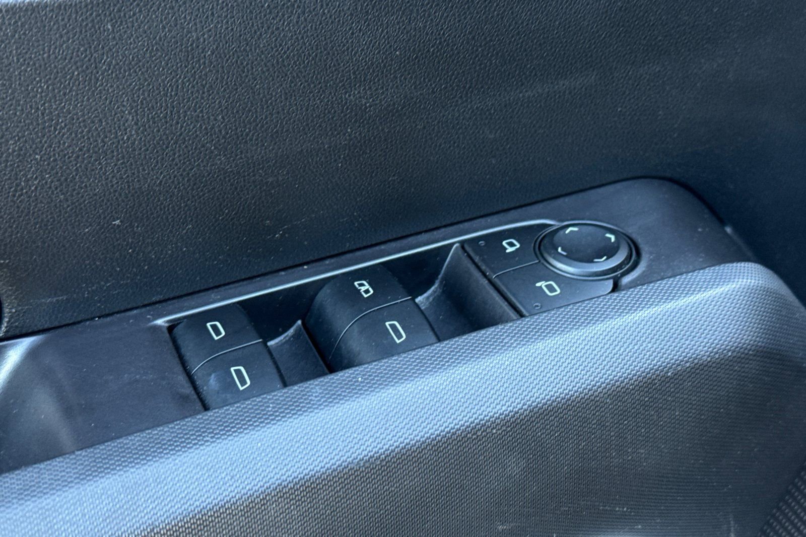 Used 2023 Chevrolet Colorado LT w/ LT Convenience Package image 12