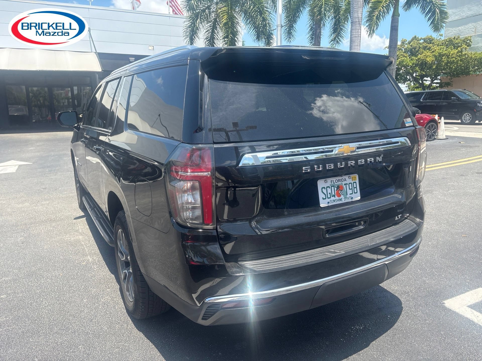 Used 2024 Chevrolet Suburban LT RWD image 7