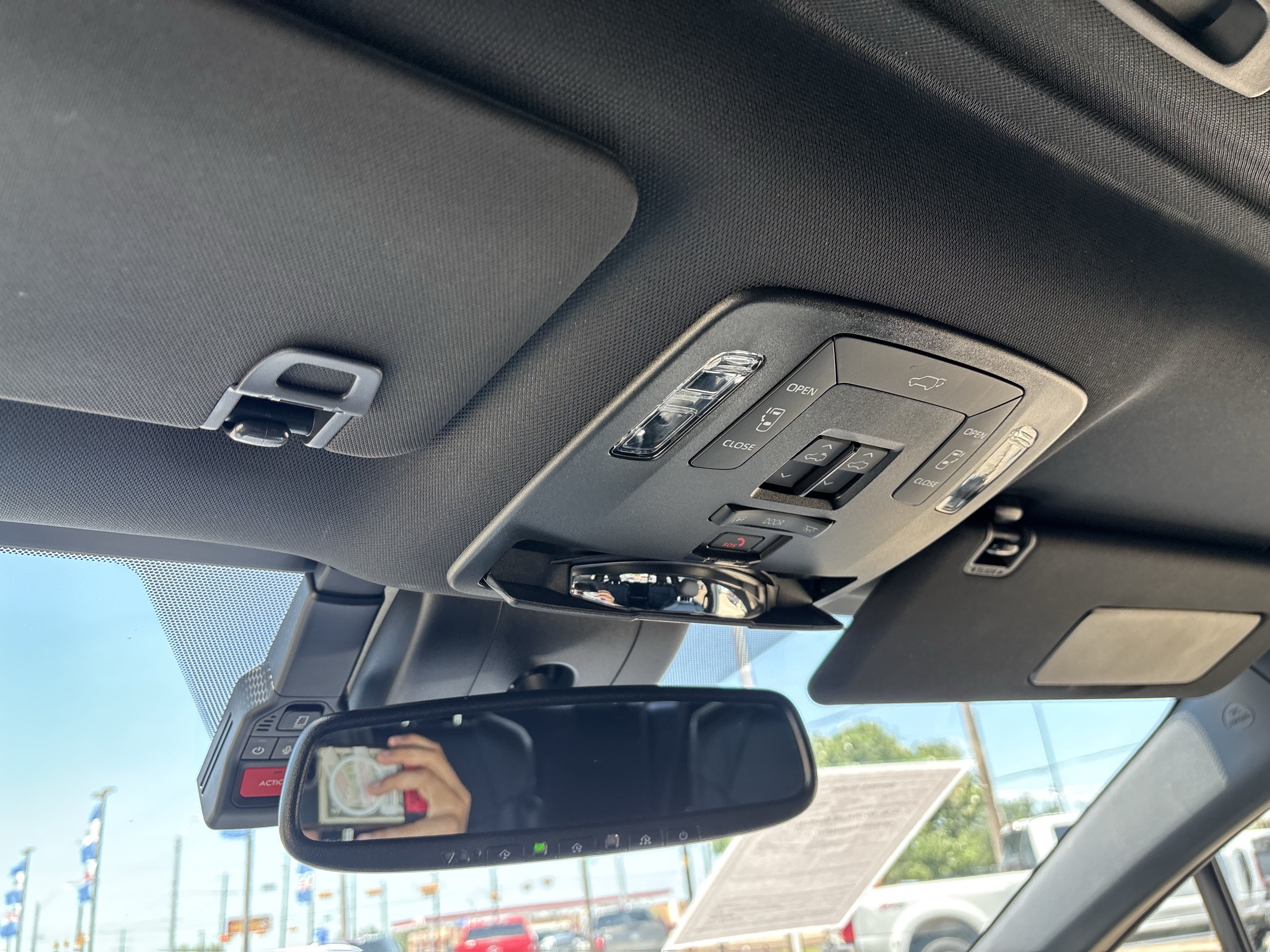 Used 2025 Toyota Sienna XLE Woodland Edition AWD/4WD image 38
