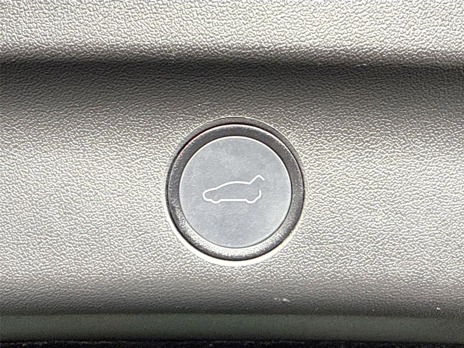 Used 2021 Tesla Model Y Long Range image 35