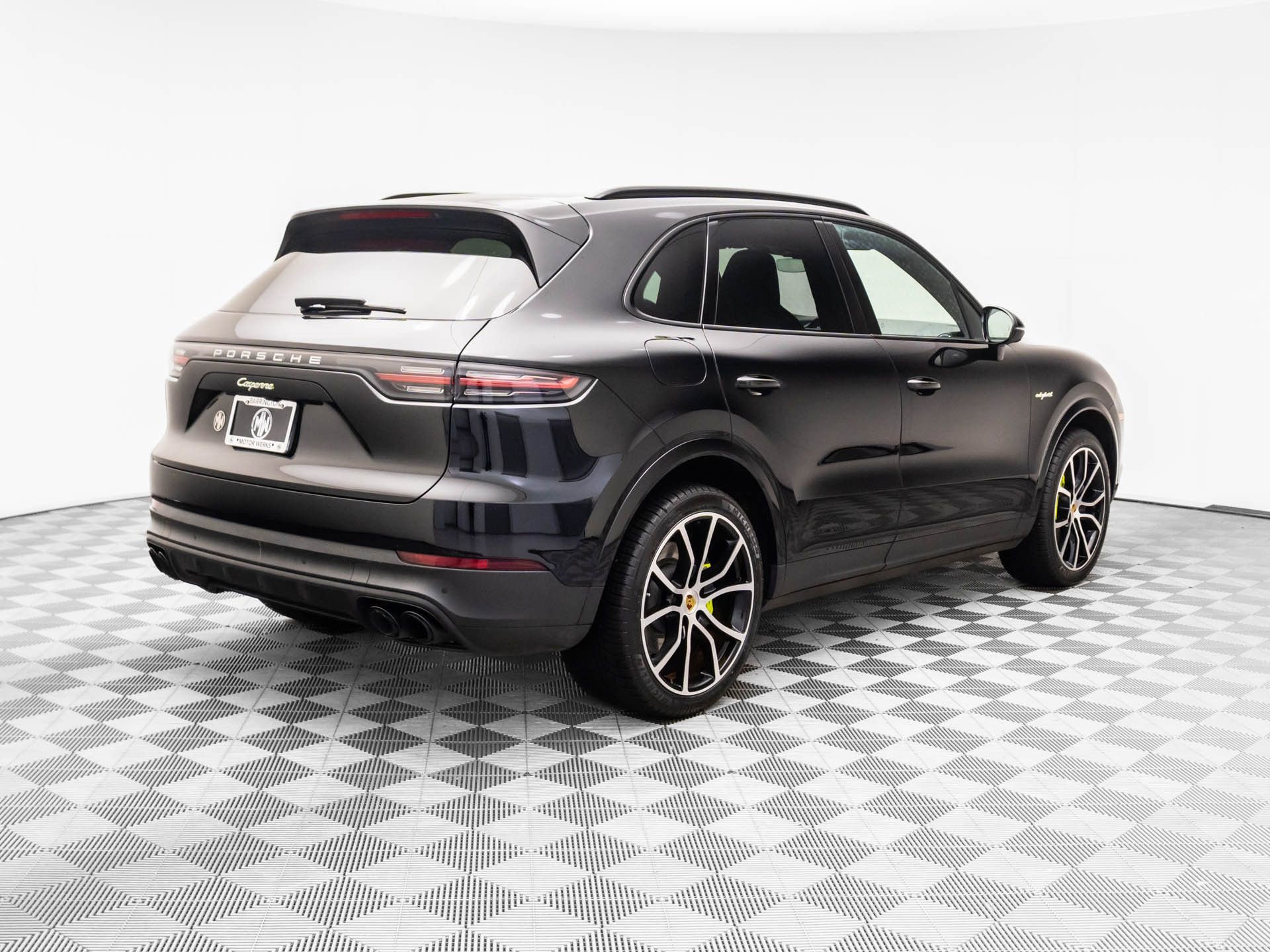 Used 2021 Porsche Cayenne E-Hybrid image 5