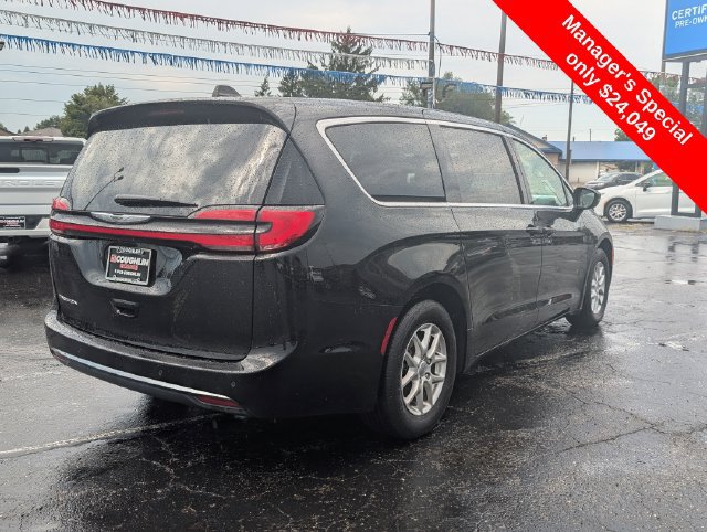 Used 2025 Chrysler Pacifica Select FWD image 7