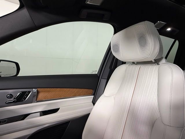 New 2026 Cadillac Vistiq Luxury image 15