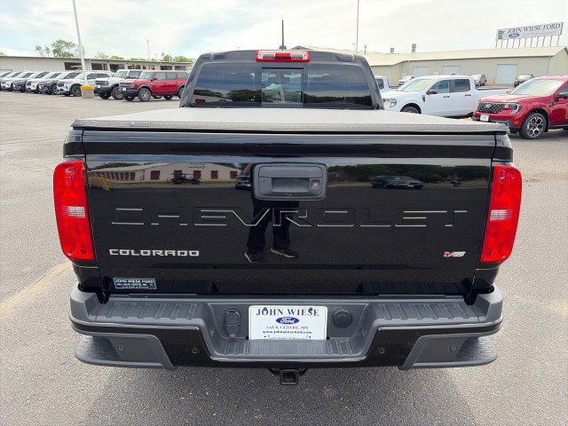 Used 2022 Chevrolet Colorado Z71 w/ Z71 Midnight Edition AWD/4WD image 4