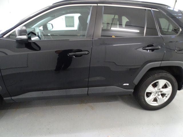 Used 2021 Toyota RAV4 XLE w/ Convenience Package AWD/4WD image 19