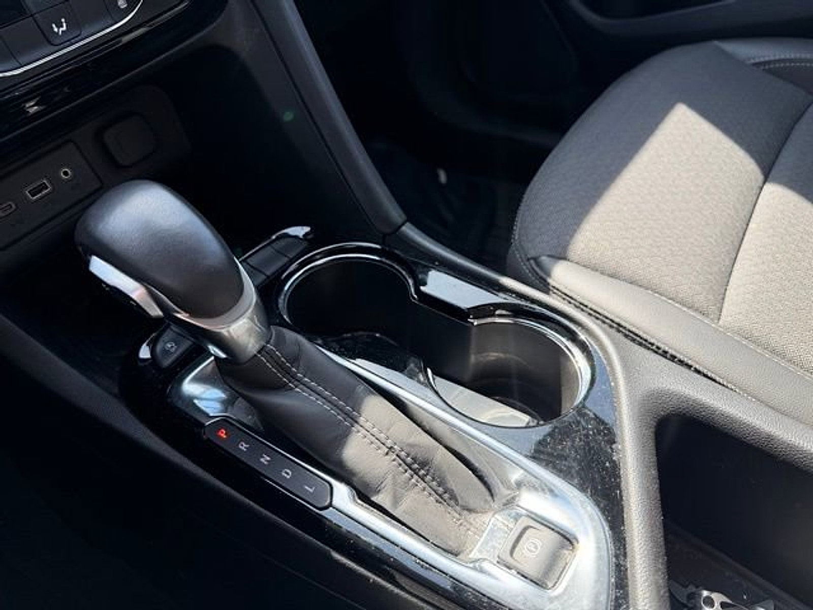 Used 2023 Buick Encore GX Select image 17