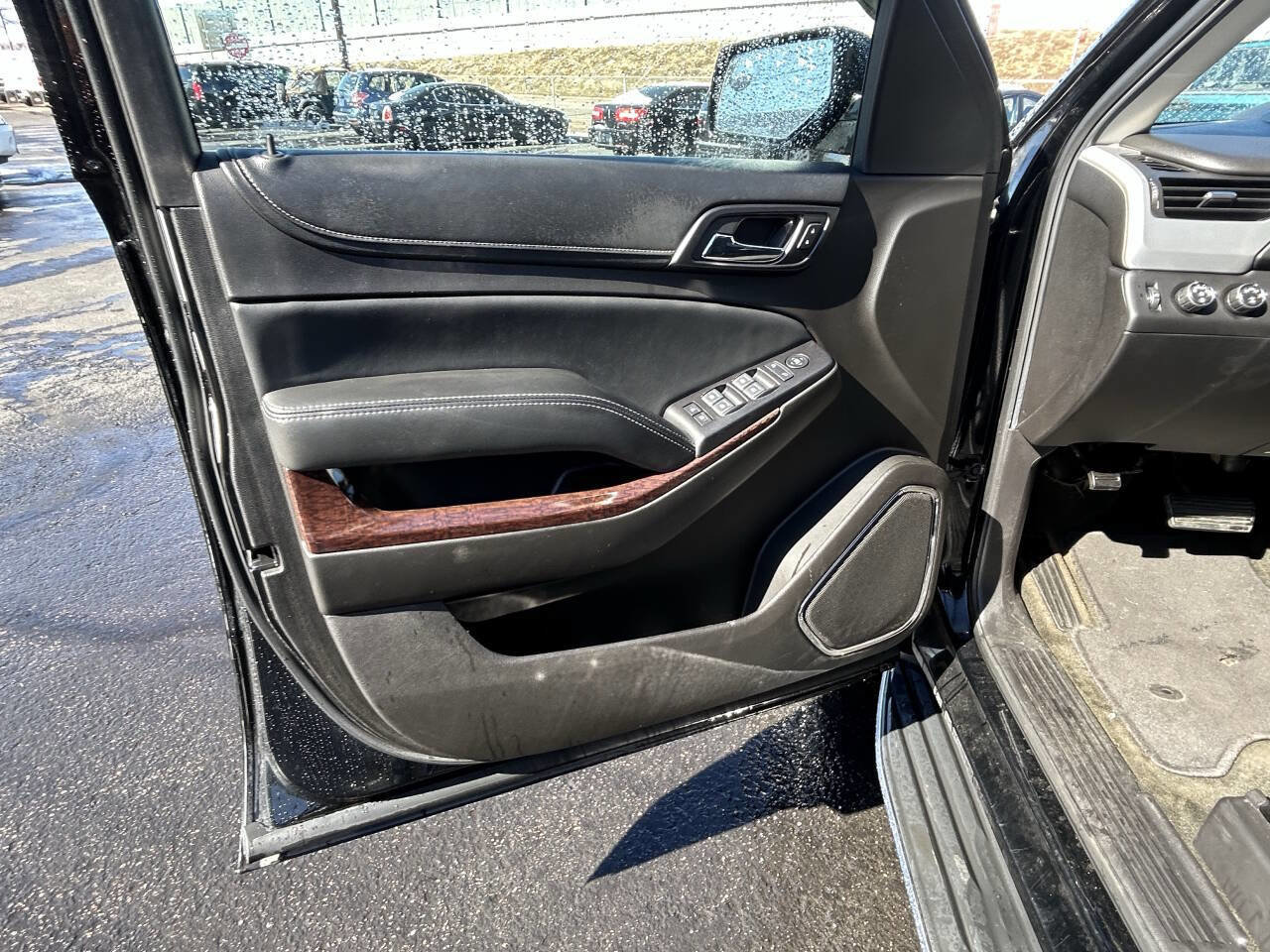 Used 2017 GMC Yukon XL SLE image 13