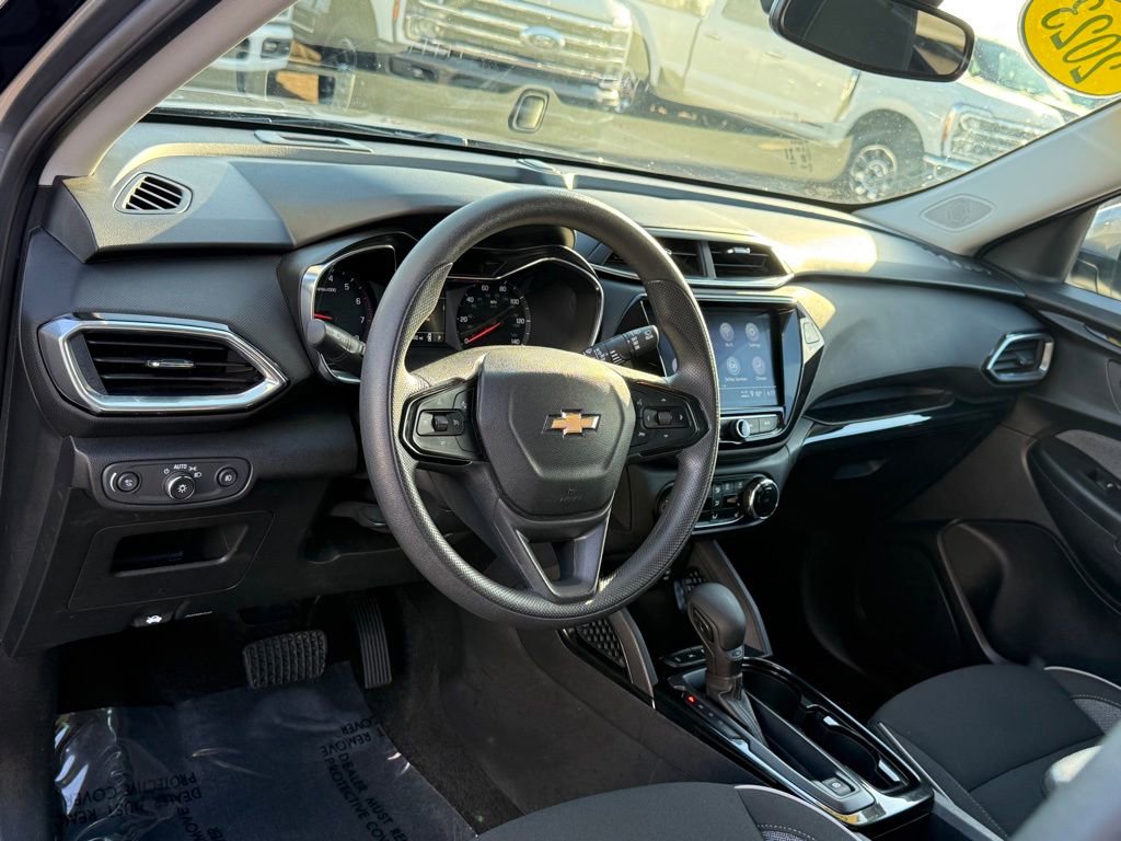 Used 2023 Chevrolet TrailBlazer LT w/ Convenience Package image 5