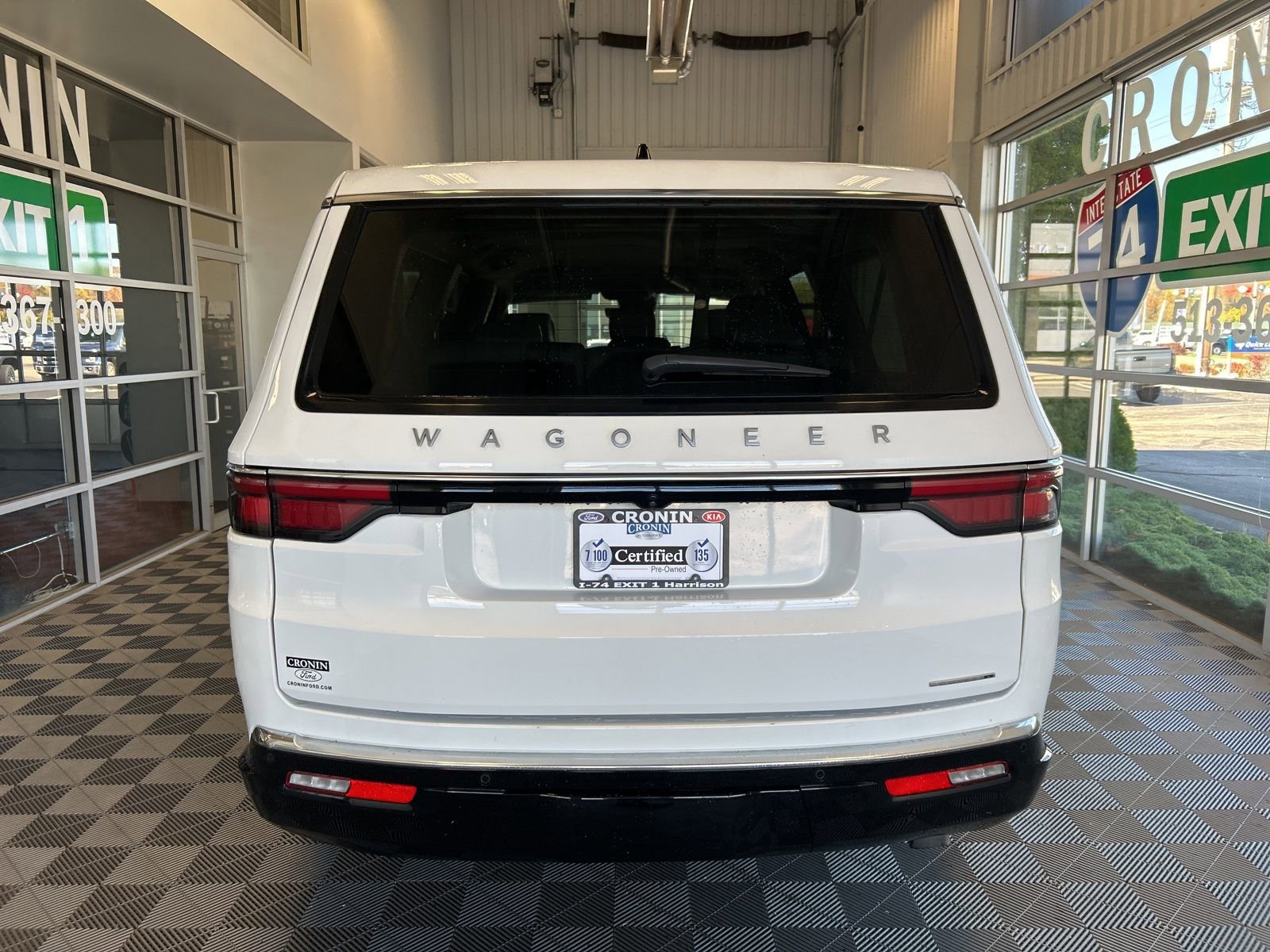 Used 2024 Jeep Wagoneer L Series II w/ Flexible Seating Group image 5